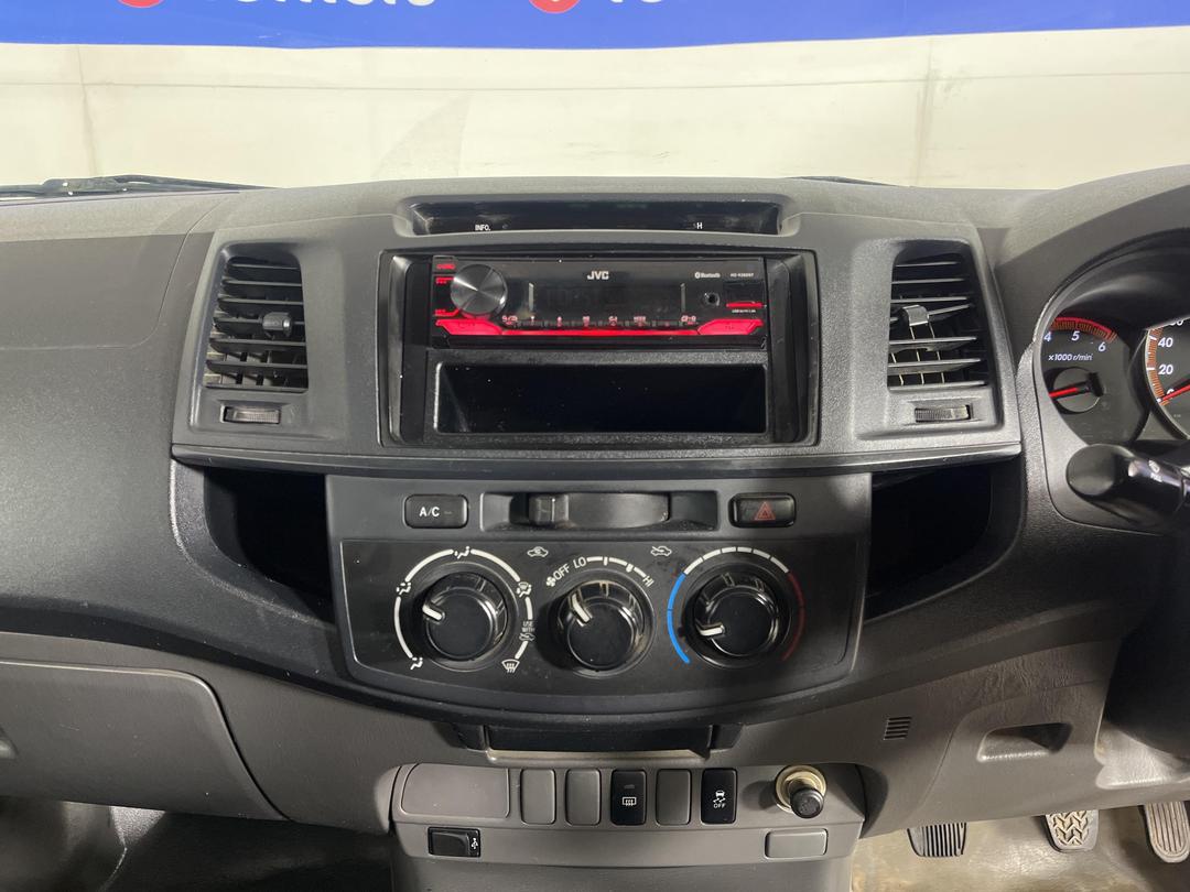 Photo '18' of Toyota Hilux