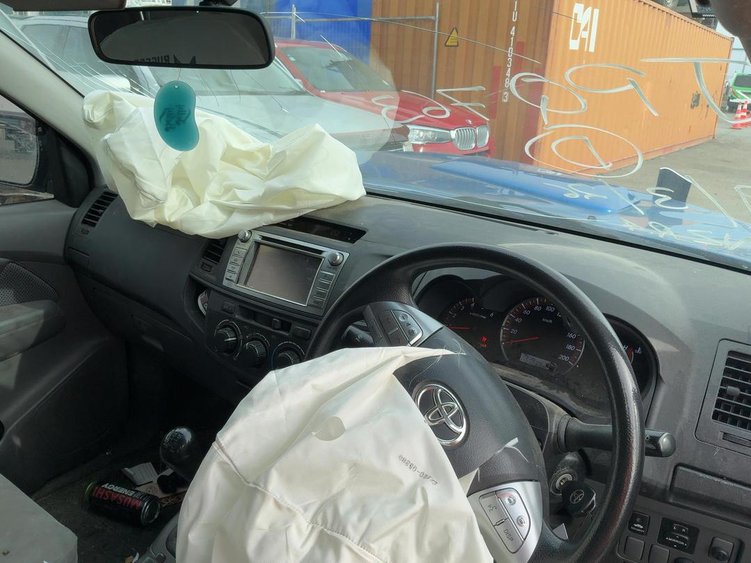 Photo '13' of Toyota Hilux TD DC