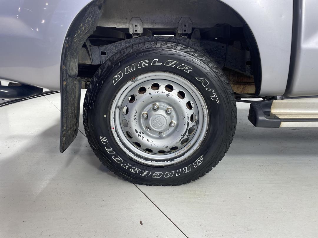 Photo '12' of Toyota Hilux