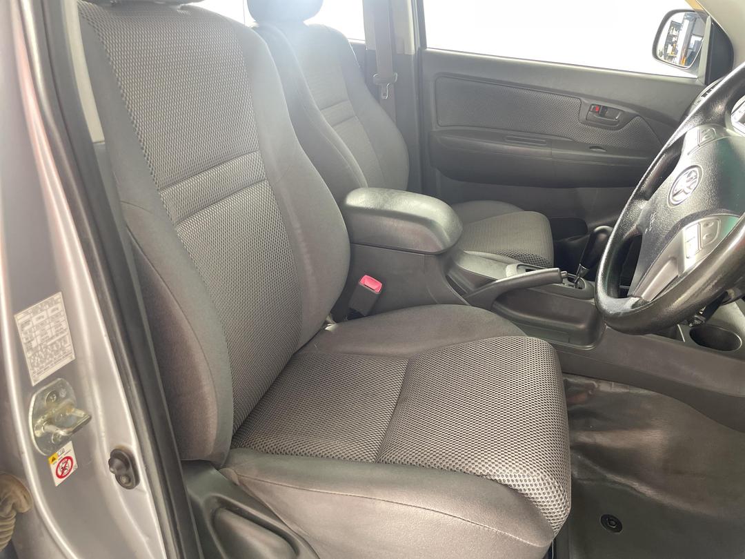 Photo '16' of Toyota Hilux