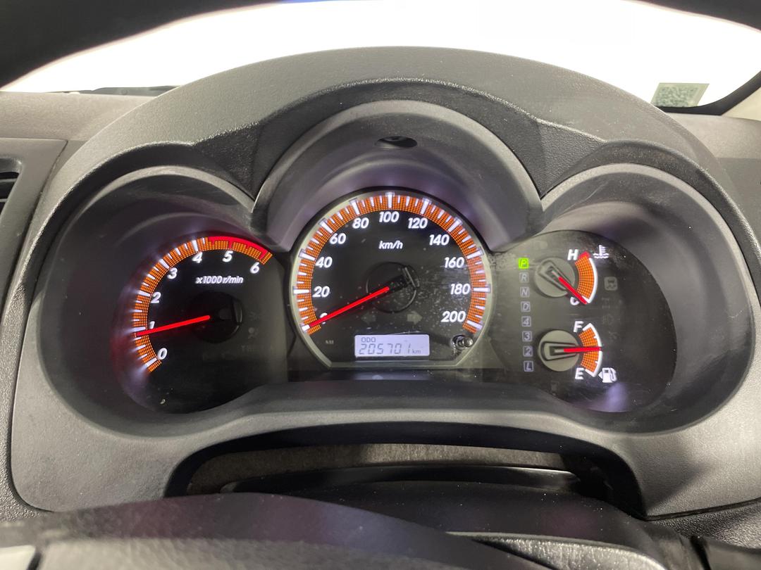 Photo '21' of Toyota Hilux