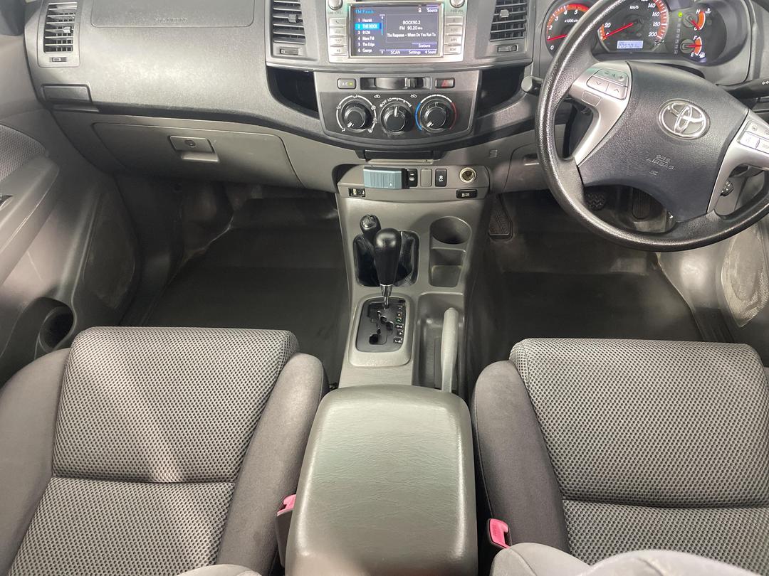 Photo '18' of Toyota Hilux