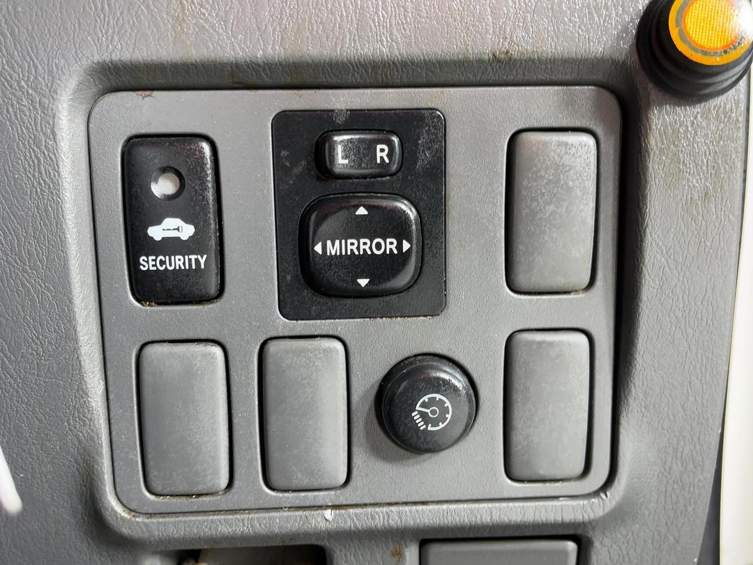 Photo '21' of Toyota Hilux