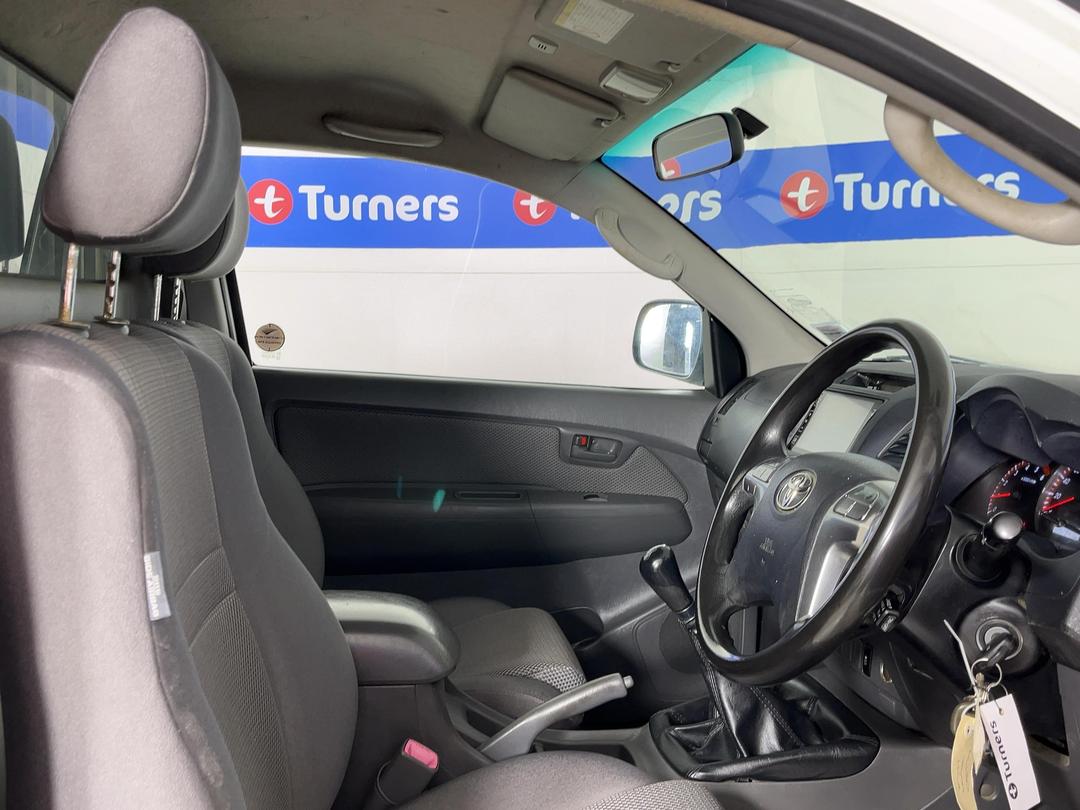 Photo '16' of Toyota Hilux