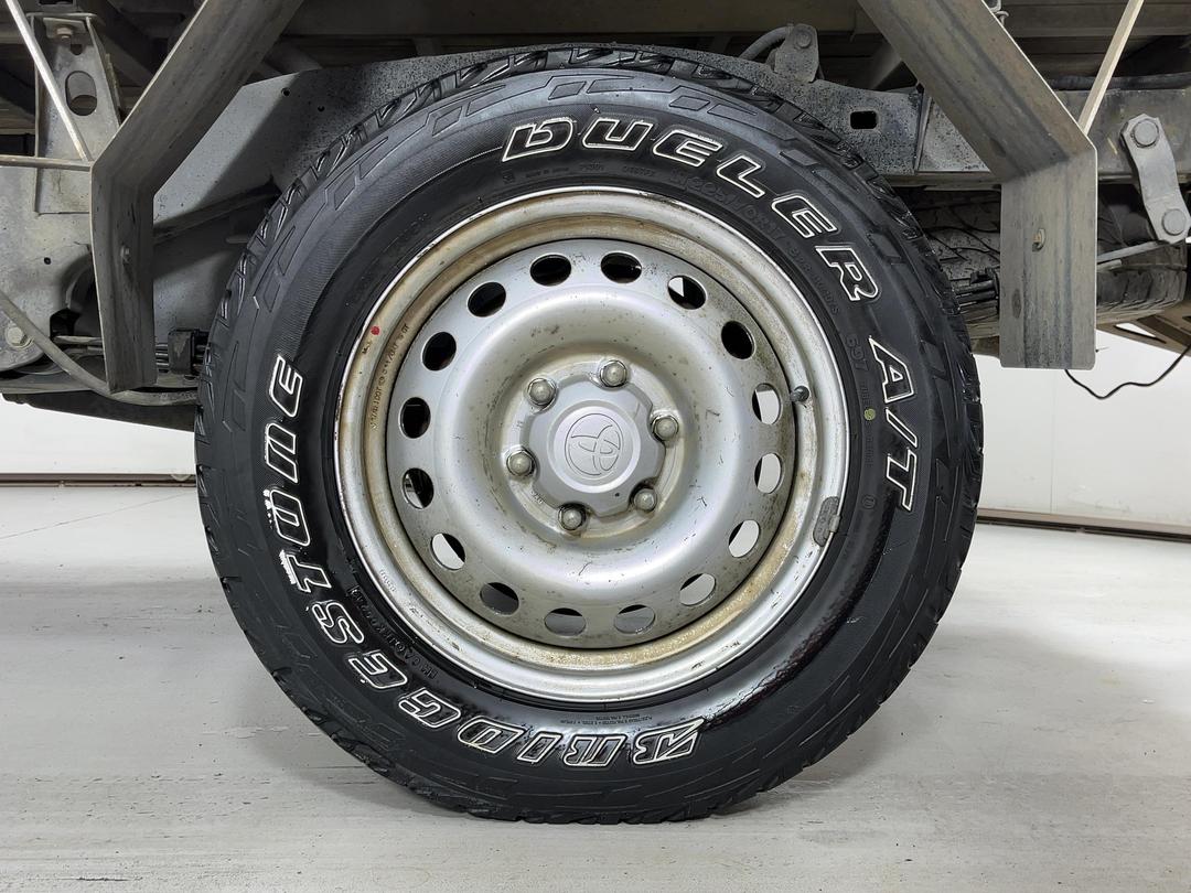 Photo '11' of Toyota Hilux