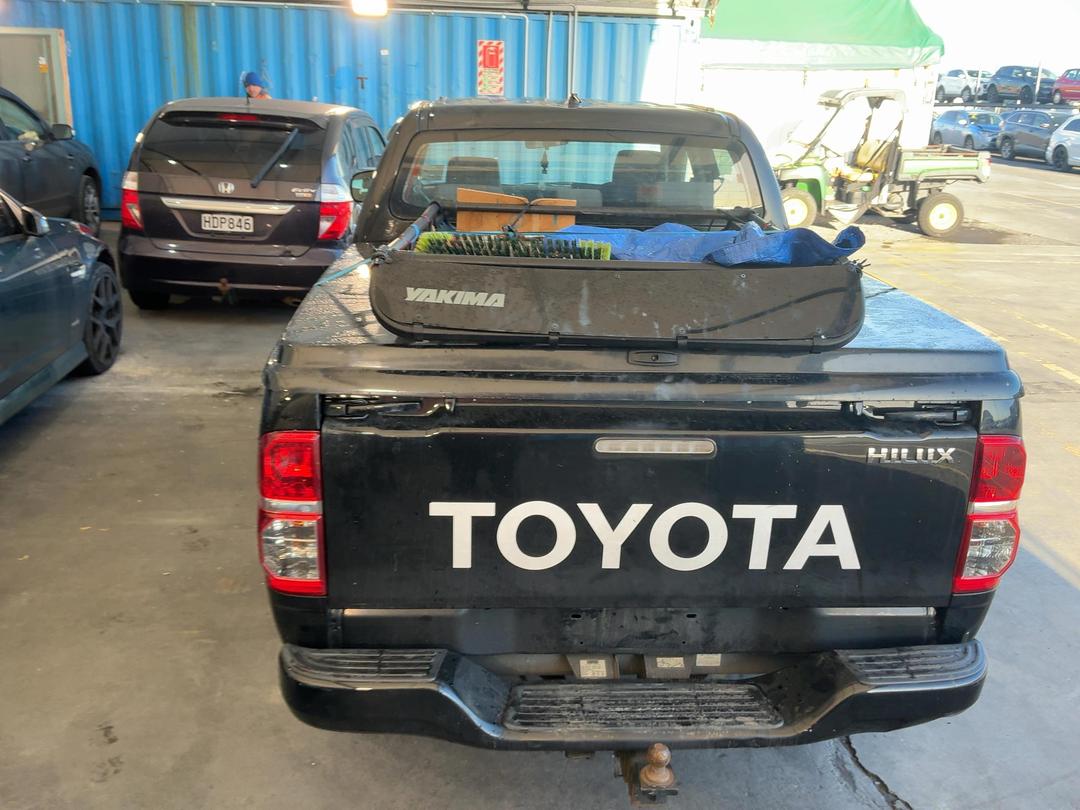 Photo '12' of Toyota Hilux TD DC Photo '12' of Toyota Hilux TD DC