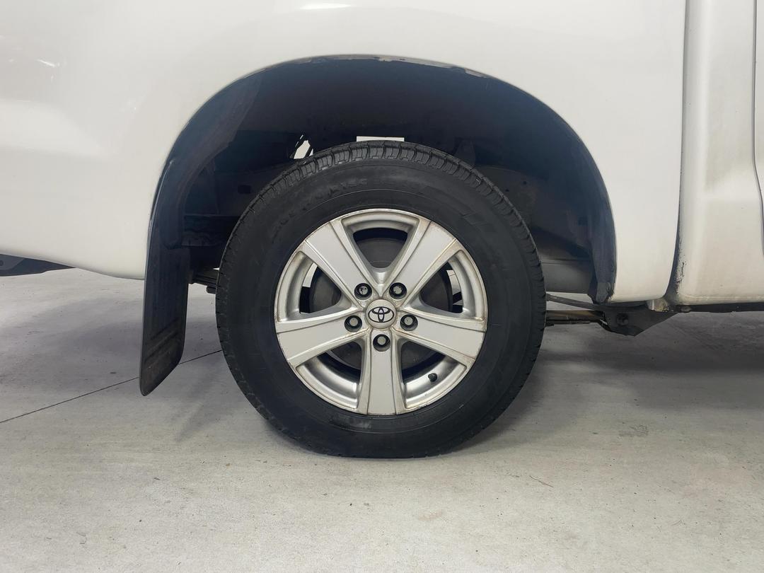 Photo '12' of Toyota Hilux