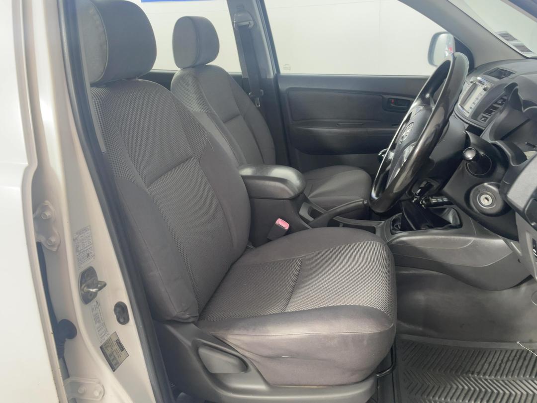 Photo '16' of Toyota Hilux