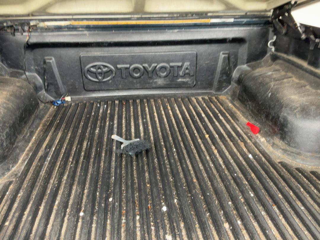 Photo '6' of Toyota Hilux SR5 TD DC Photo '6' of Toyota Hilux SR5 TD DC