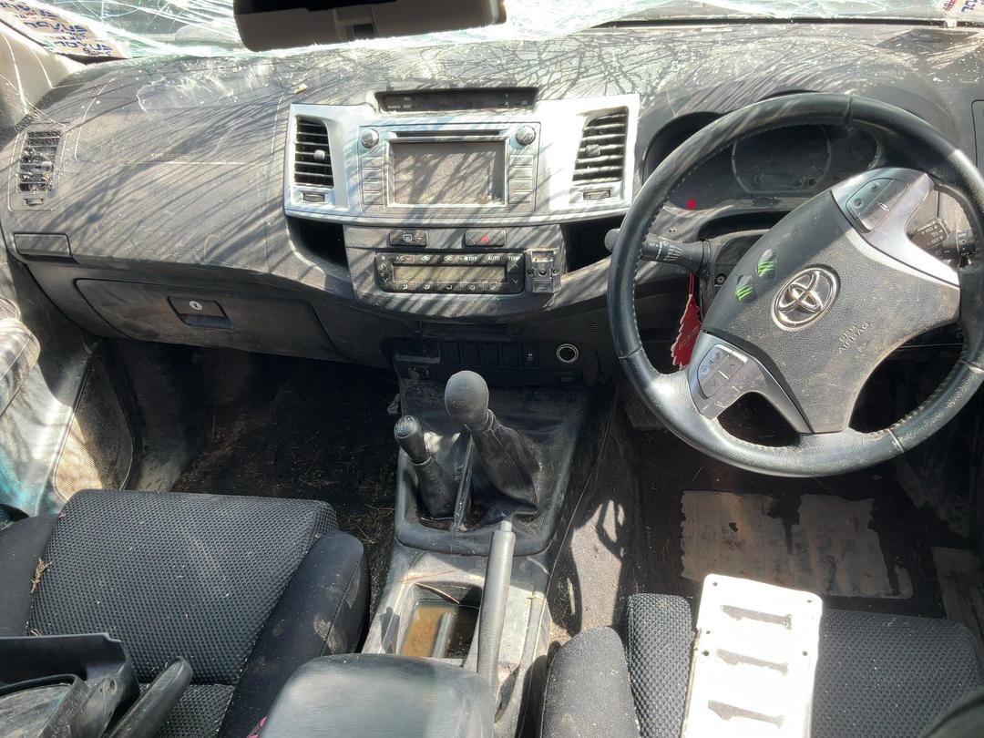 Photo '23' of Toyota Hilux SR5 TD DC Photo '23' of Toyota Hilux SR5 TD DC