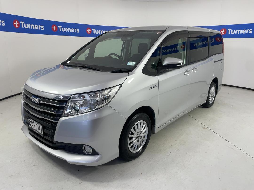 Photo '4' of Toyota Noah