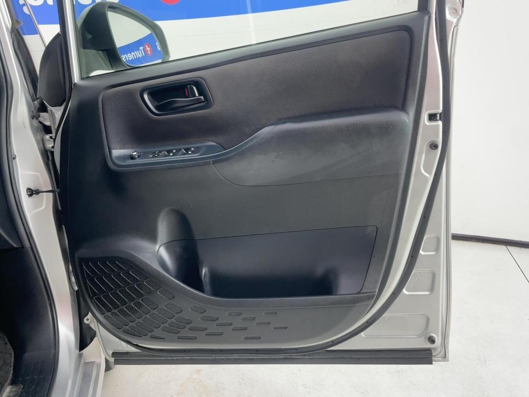 Photo '15' of Toyota Noah