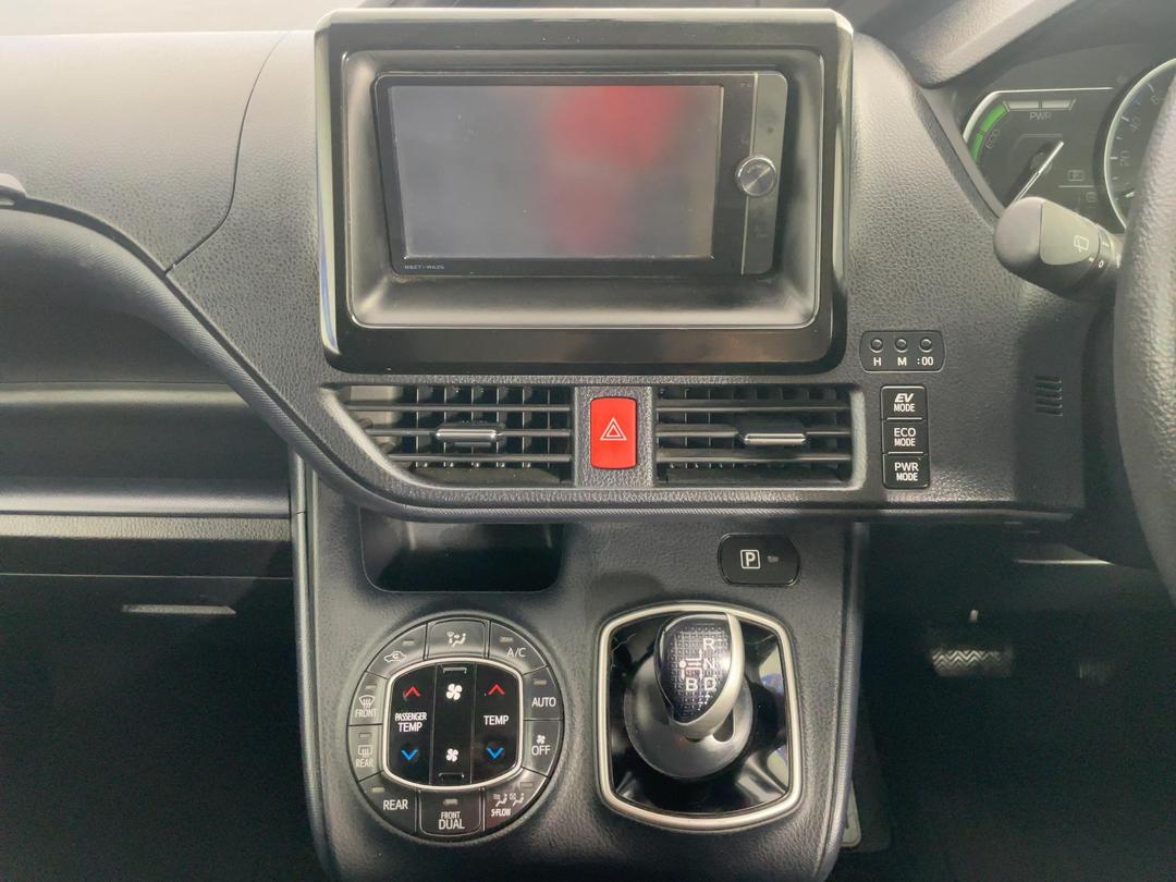 Photo '18' of Toyota Noah