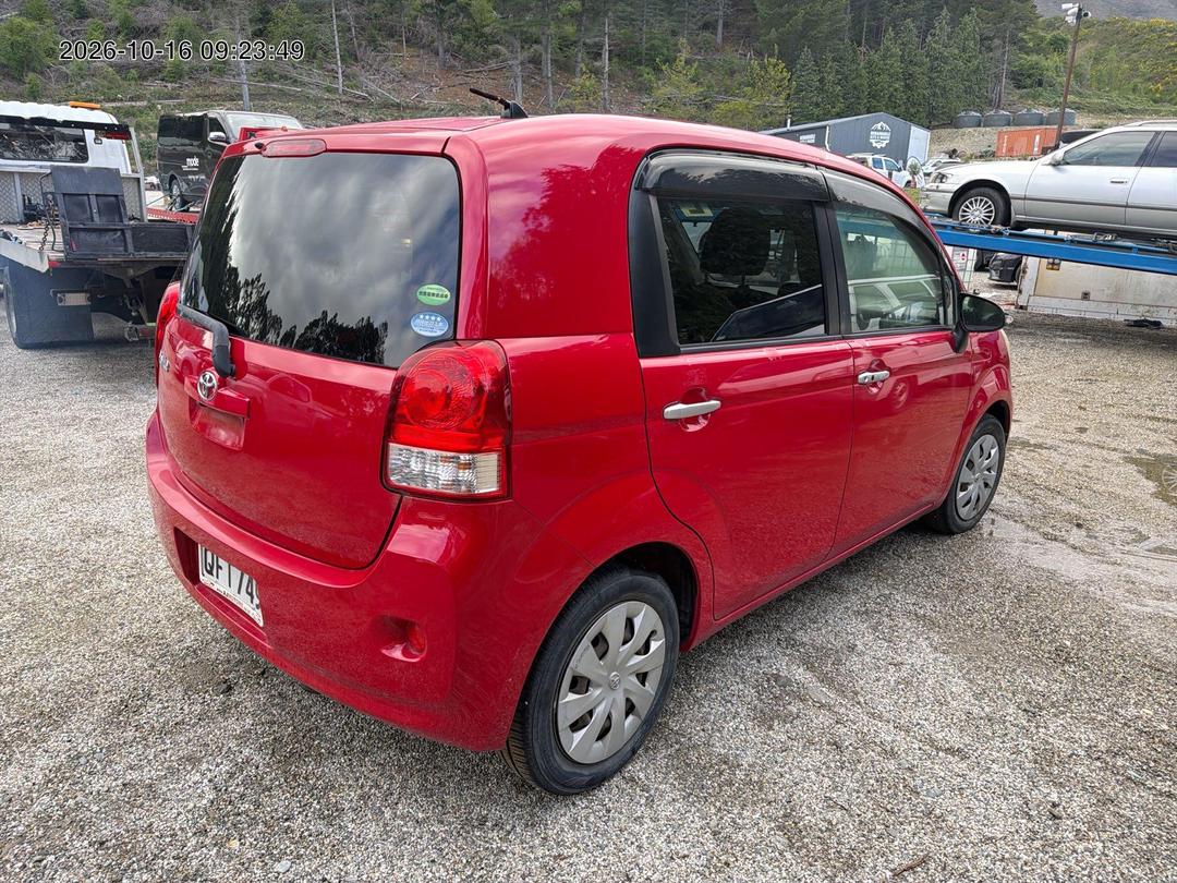 Photo '11' of Toyota Porte Spade Photo '11' of Toyota Porte Spade