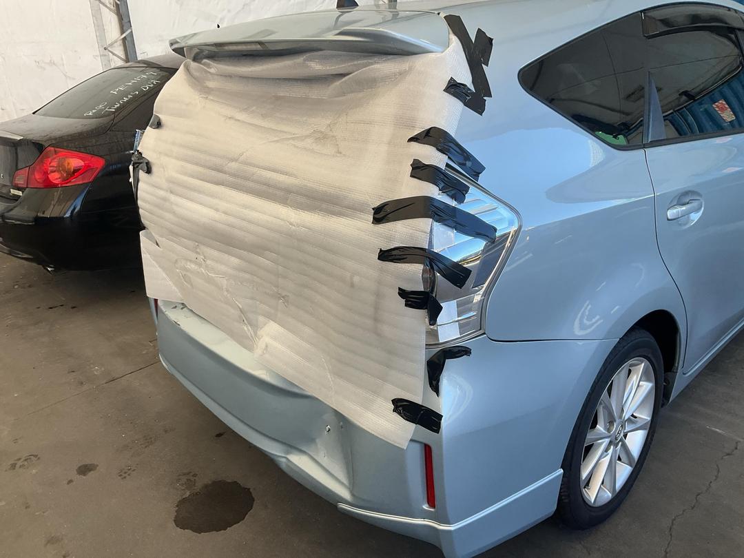 Photo '13' of Toyota Prius Alpha