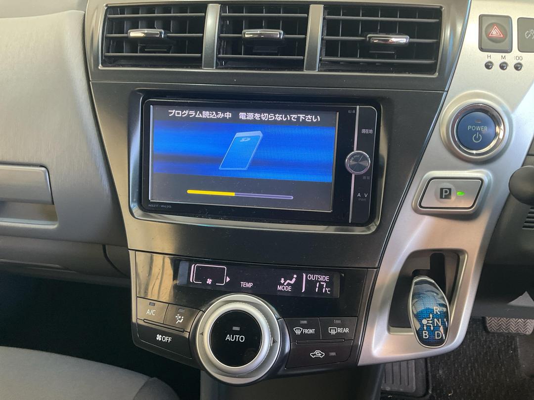 Photo '19' of Toyota Prius Alpha