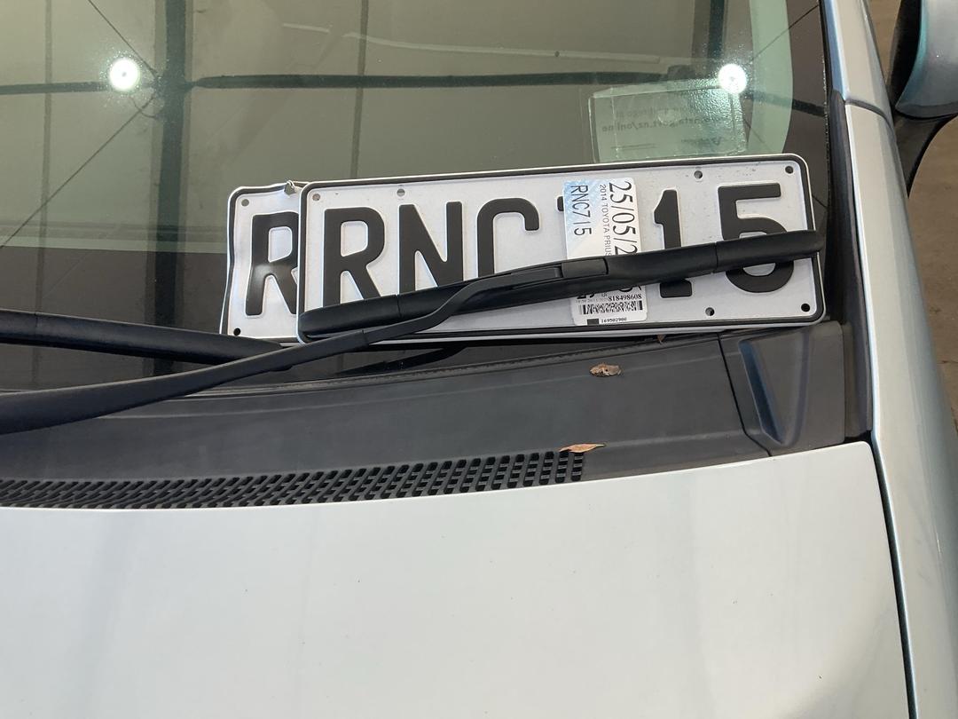 Photo '23' of Toyota Prius Alpha