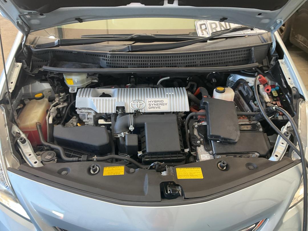 Photo '22' of Toyota Prius Alpha