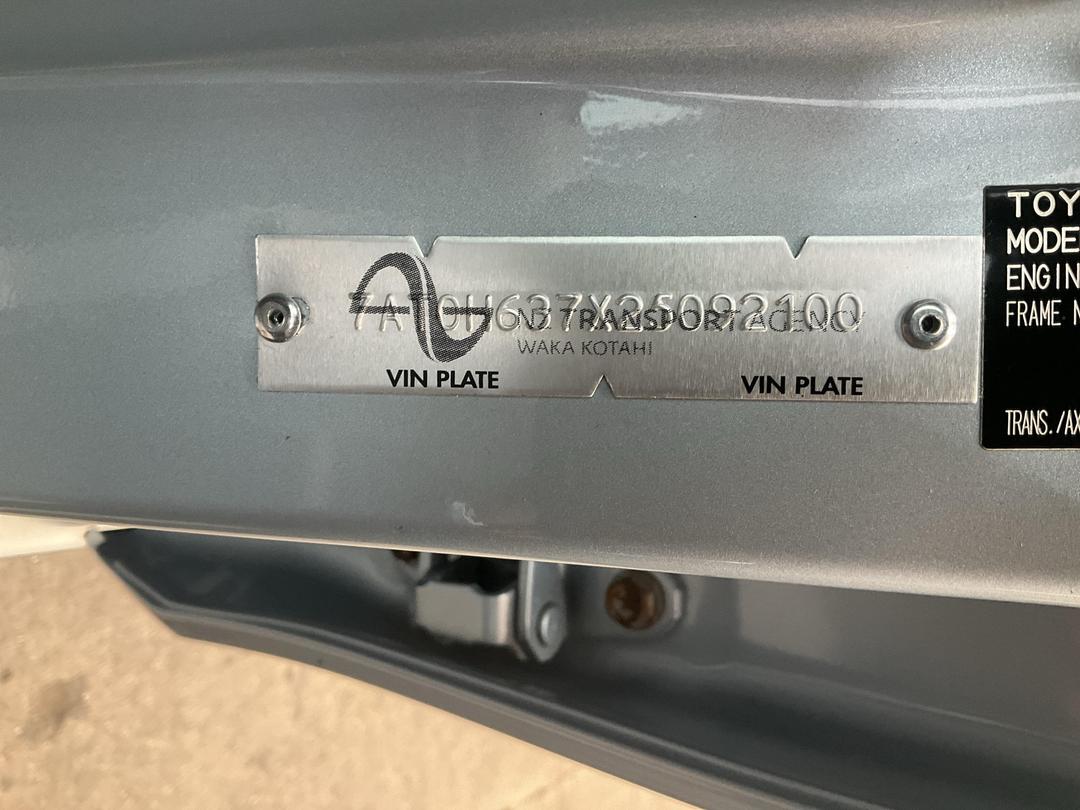 Photo '24' of Toyota Prius Alpha