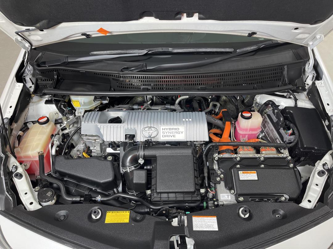 Photo '13' of Toyota Prius