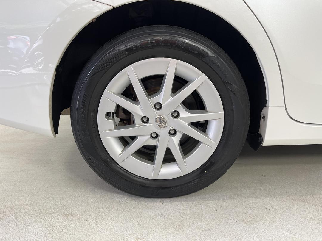 Photo '12' of Toyota Prius