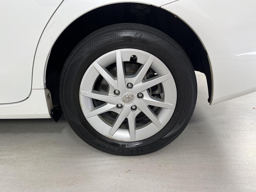 Photo '11' of Toyota Prius