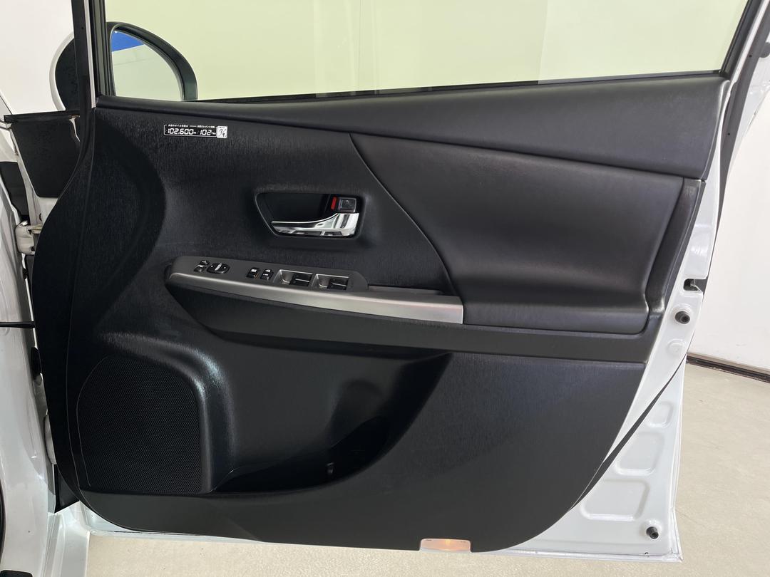 Photo '15' of Toyota Prius