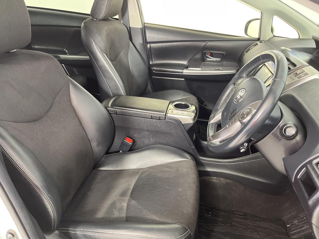 Photo '16' of Toyota Prius