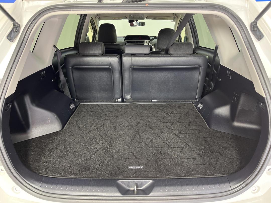 Photo '14' of Toyota Prius