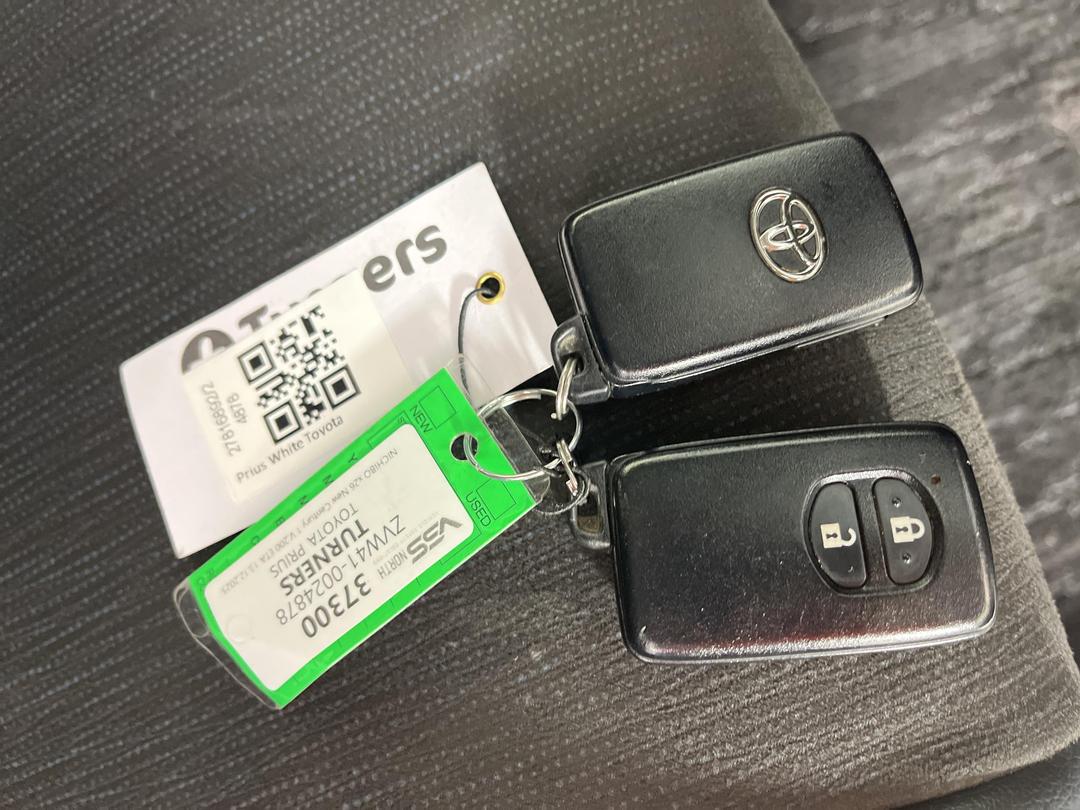 Photo '22' of Toyota Prius