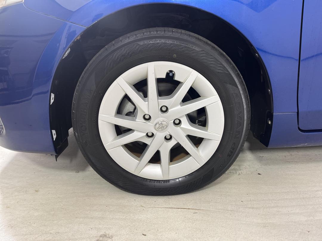 Photo '10' of Toyota Prius