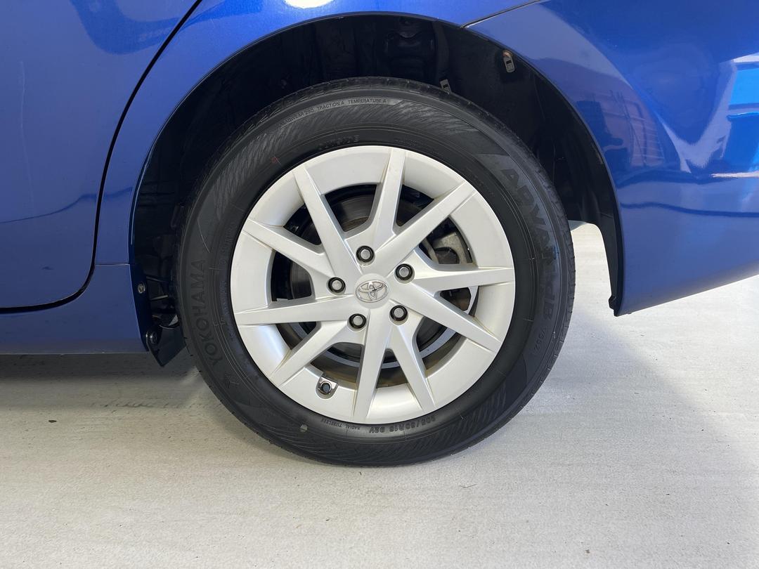 Photo '11' of Toyota Prius