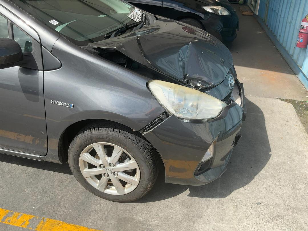 Photo '3' of Toyota Prius C