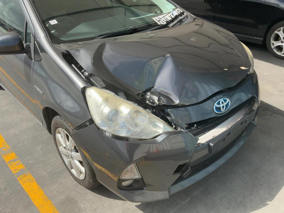 Photo '4' of Toyota Prius C