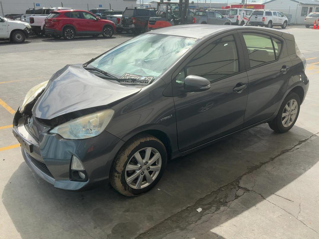Photo '7' of Toyota Prius C