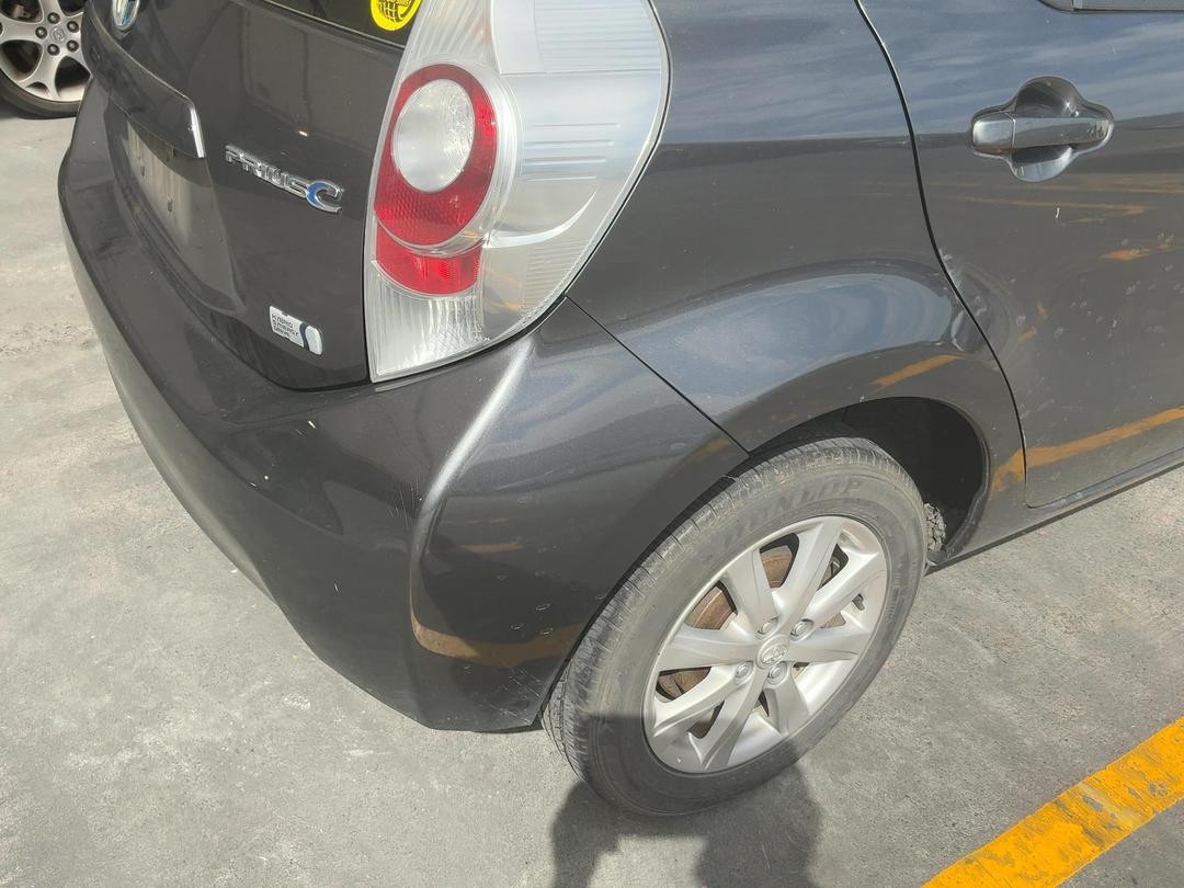 Photo '13' of Toyota Prius C