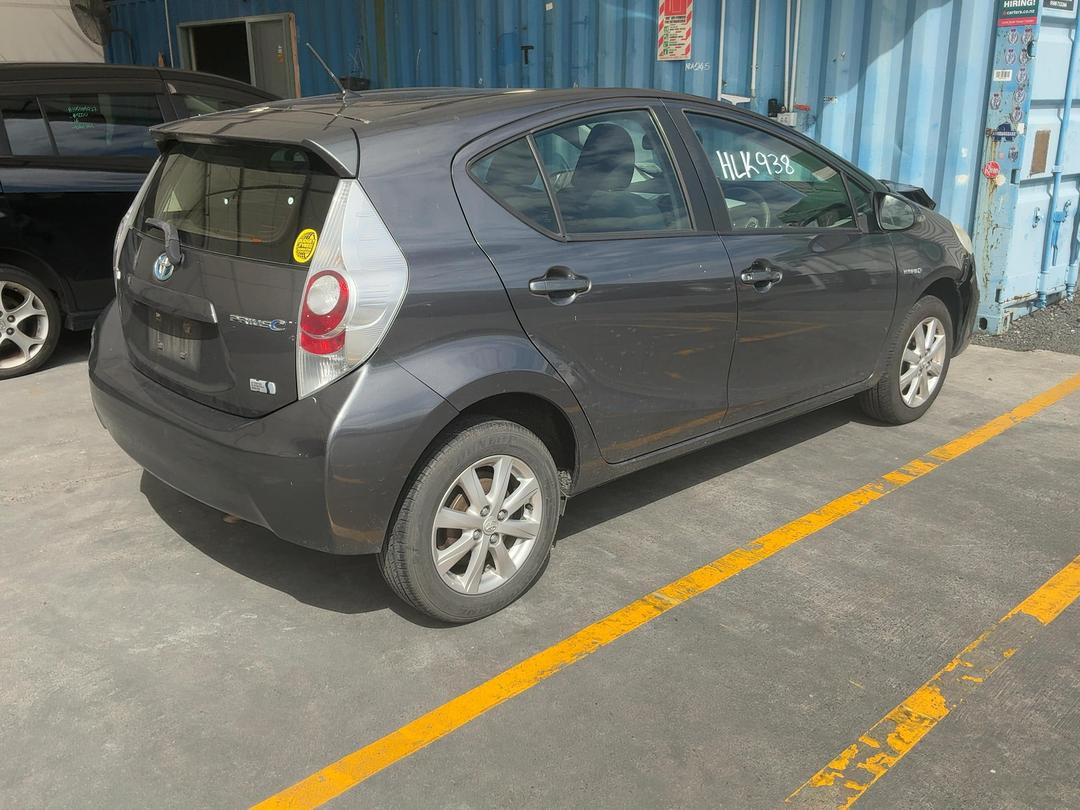 Photo '14' of Toyota Prius C