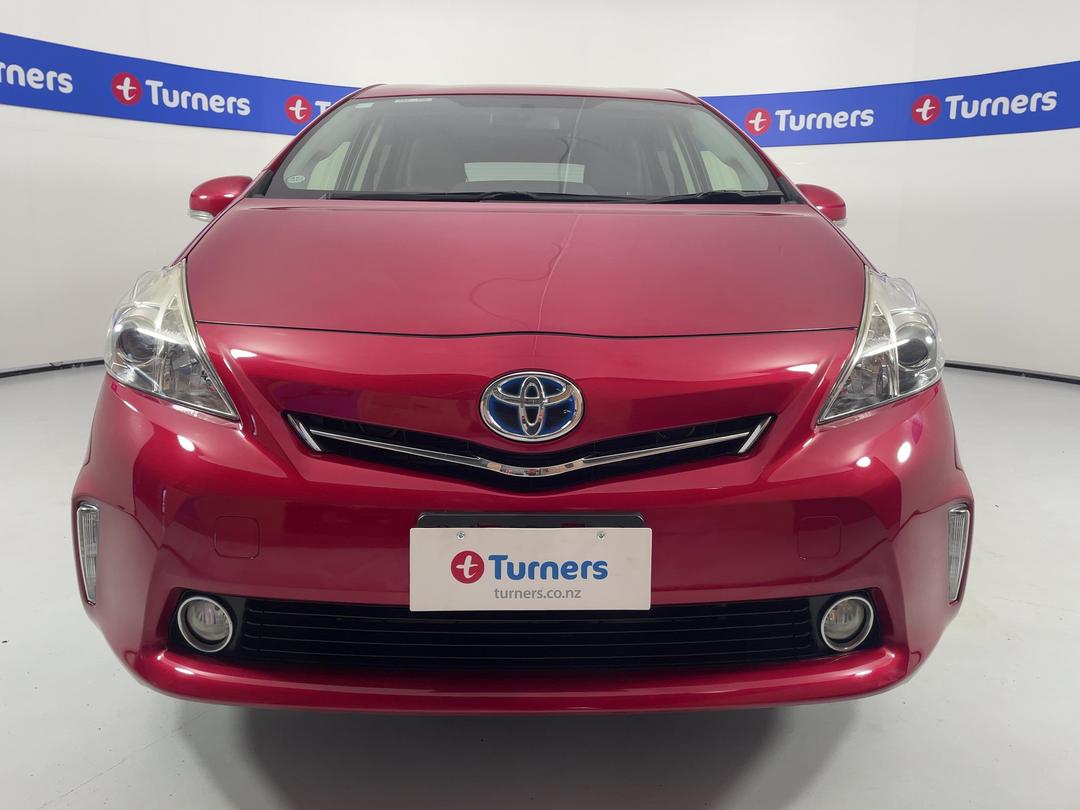 Photo '2' of Toyota Prius V