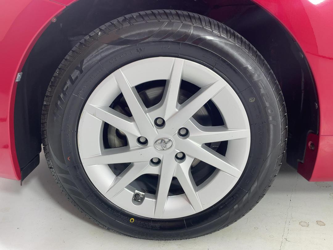 Photo '10' of Toyota Prius V