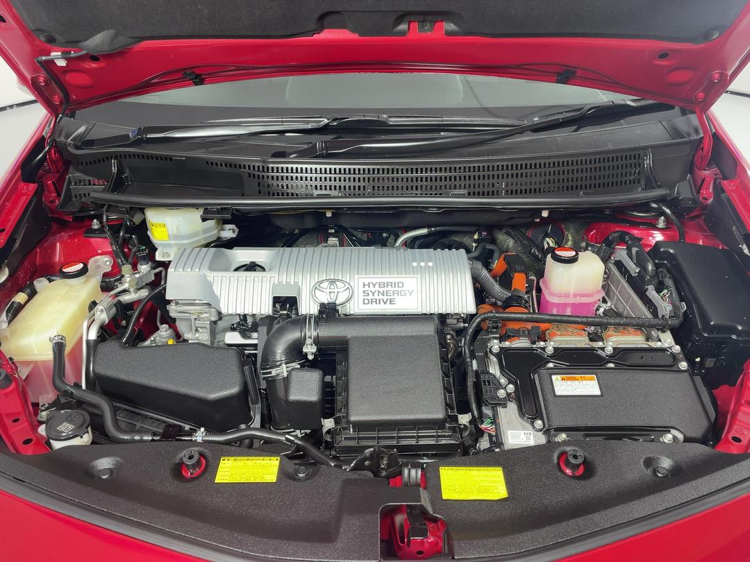 Photo '13' of Toyota Prius V