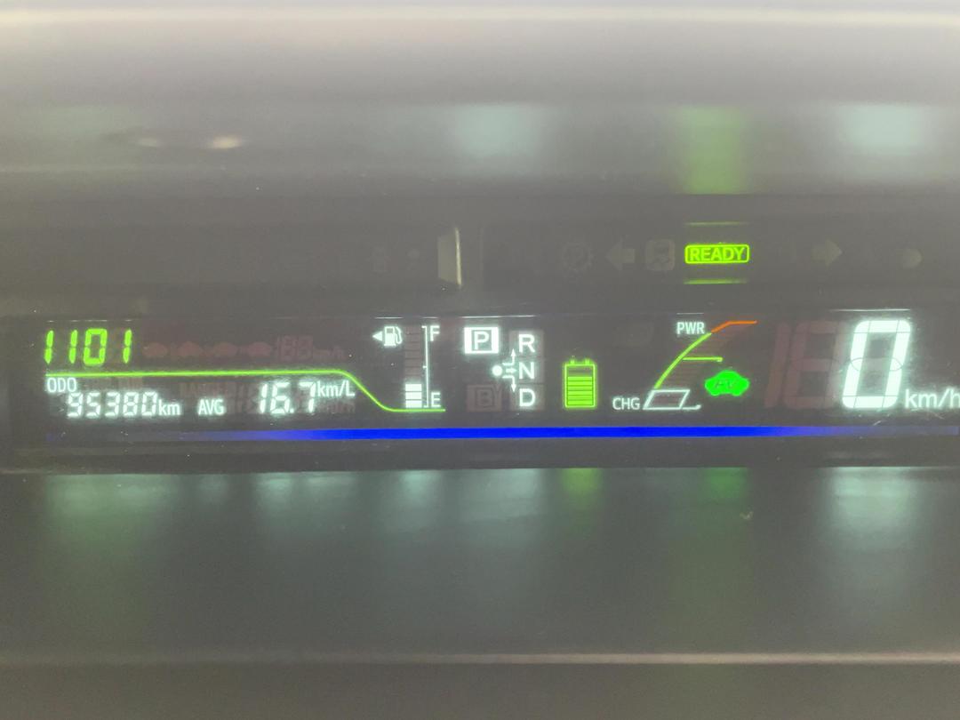 Photo '21' of Toyota Prius V