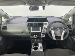 Photo '17' of Toyota Prius V
