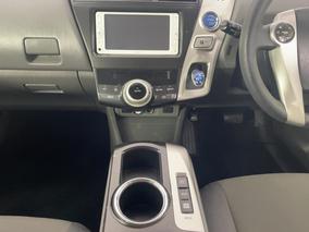 Photo '18' of Toyota Prius V