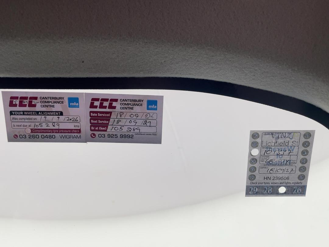 Photo '28' of Toyota Prius V