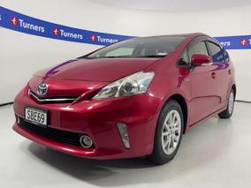 Photo '4' of Toyota Prius V