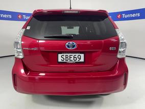 Photo '6' of Toyota Prius V