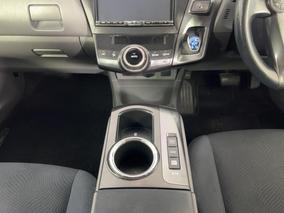 Photo '18' of Toyota Prius V