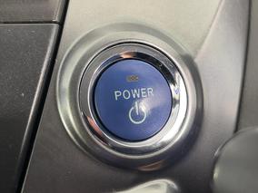 Photo '25' of Toyota Prius V