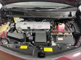 Photo '13' of Toyota Prius V