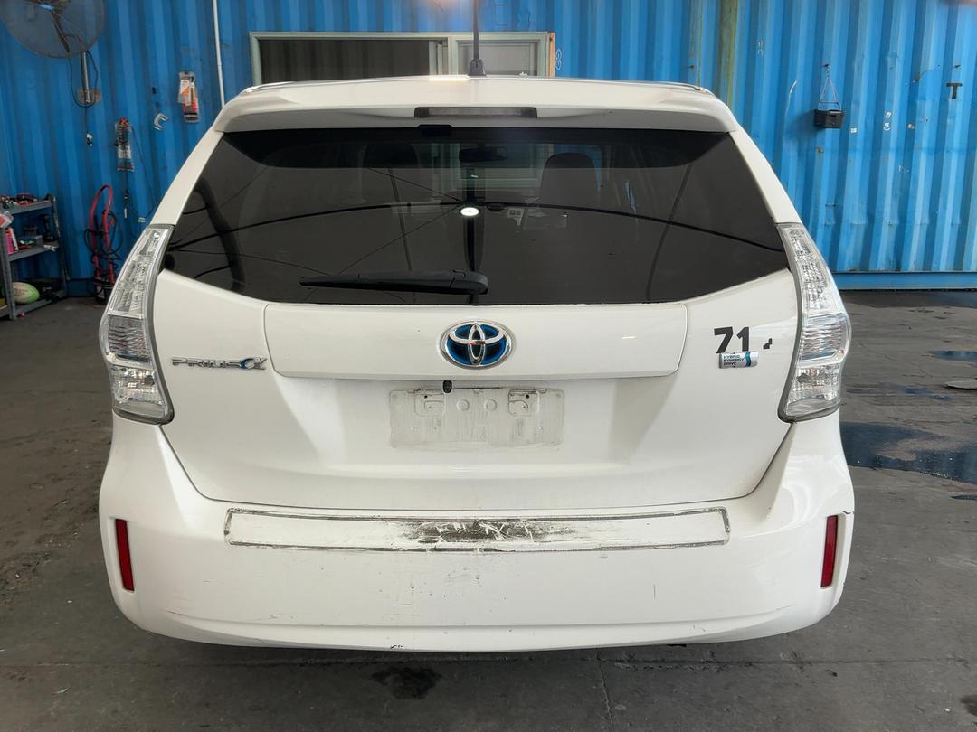 Photo '5' of Toyota Prius V Prius Alpha Photo '5' of Toyota Prius V Prius Alpha